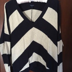 Splendid navy/cream herringbone slouchy sweater